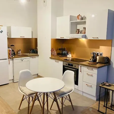 Apartment Avec Terrasse, Arena Paris Sud 7 Km