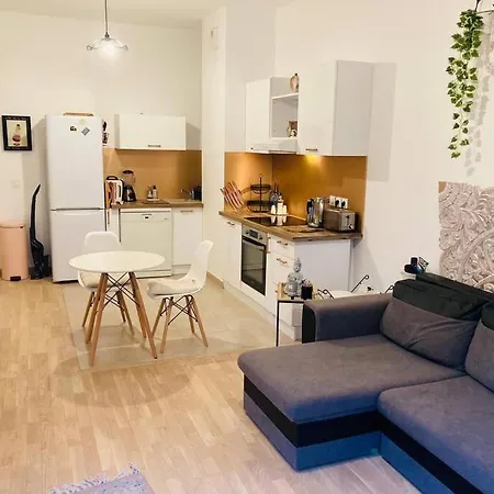 Apartment Avec Terrasse, Arena Paris Sud 7 Km Clamart