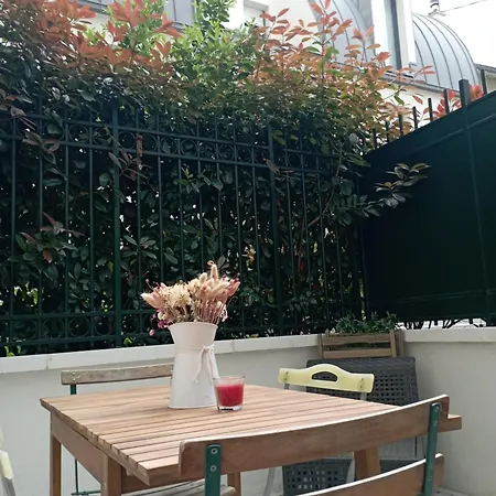 Avec Terrasse, Arena Paris Sud 7 Km Apartment