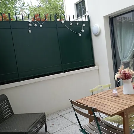 Apartment Avec Terrasse, Arena Paris Sud 7 Km